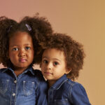 O Jeans que cresce com eles com ajustabilidade e sustentabilidade!